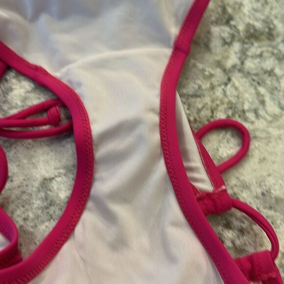 💗 Victoria’s Secret Hot Pink Bikini Bottoms – Size Medium - Picture 4 of 4